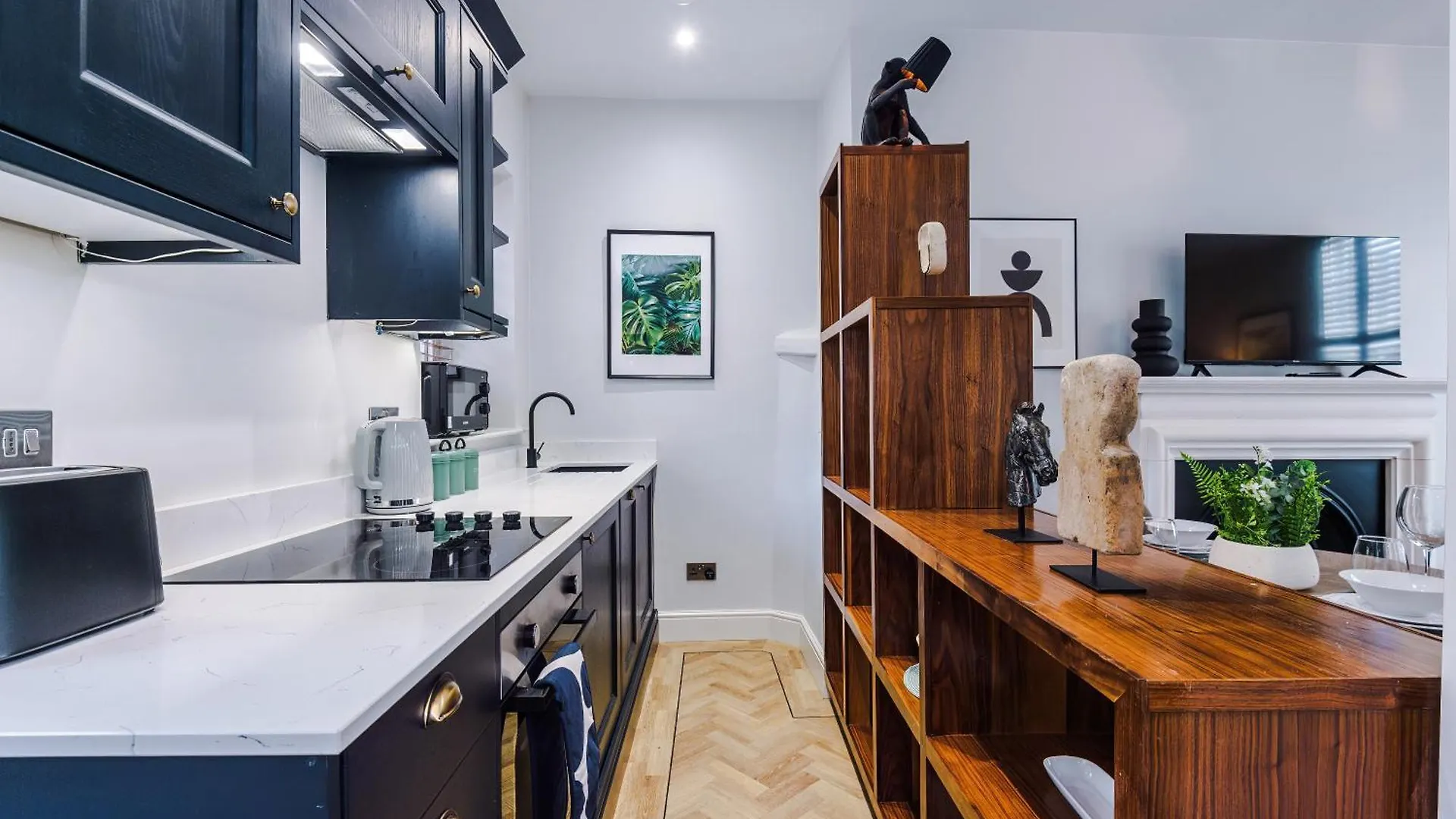 Exquisite York Gem - Garden Daire