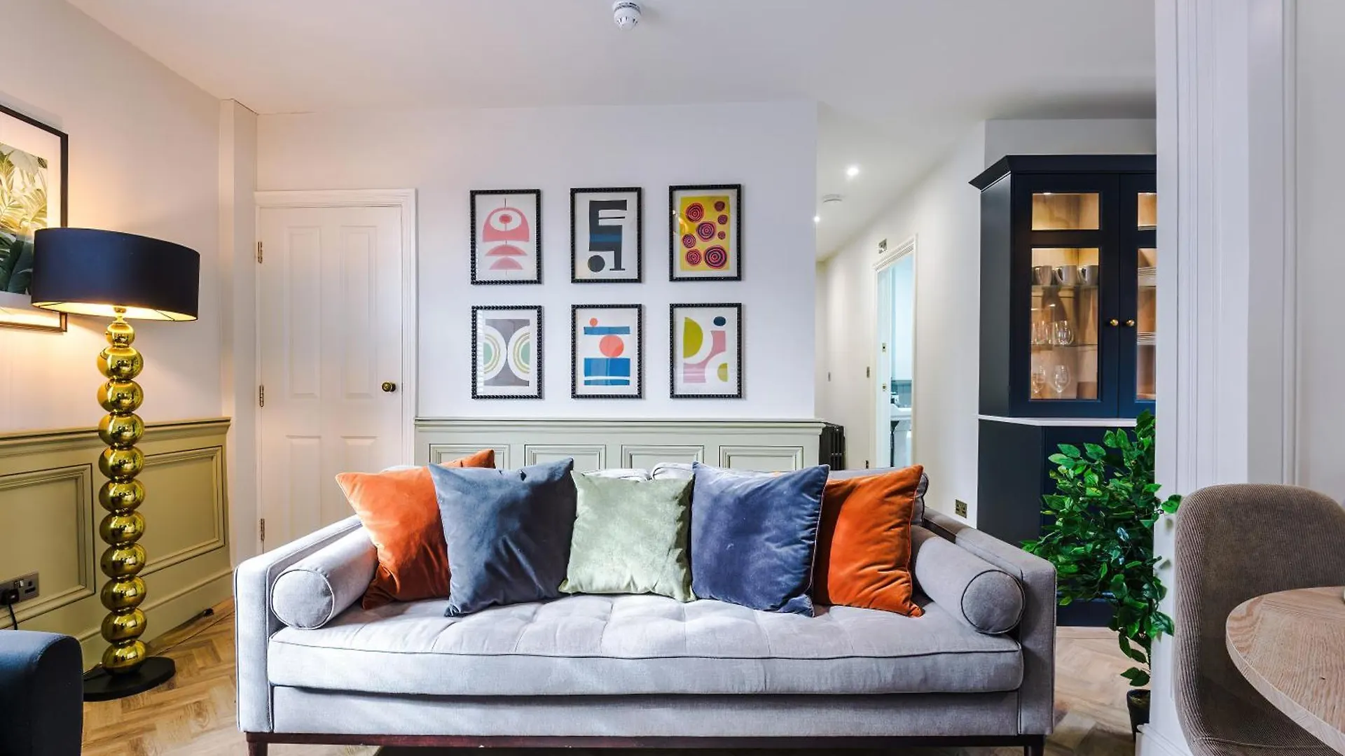 Exquisite York Gem - Garden Daire