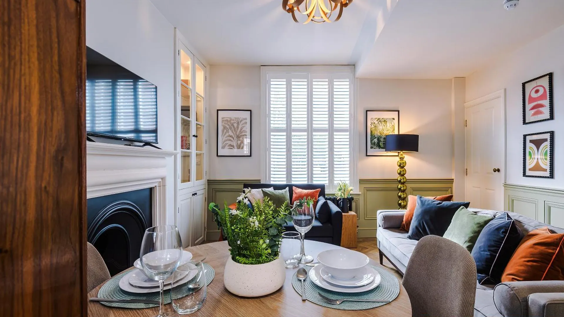 Exquisite York Gem - Garden Daire