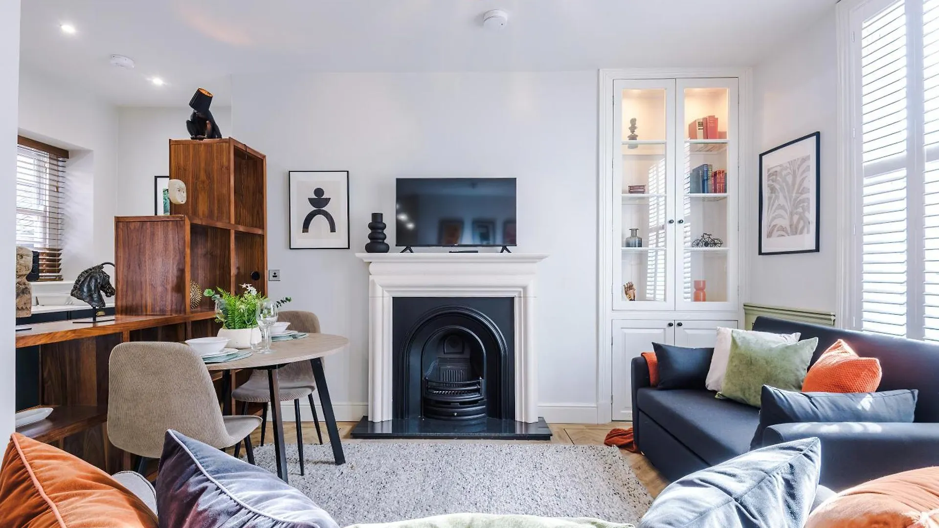 Exquisite York Gem - Garden Daire