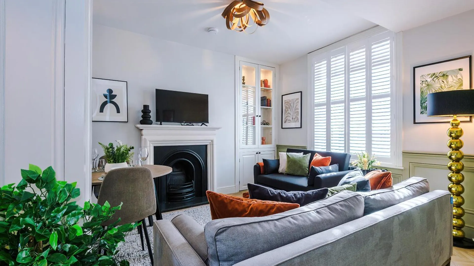 Exquisite York Gem - Garden Daire